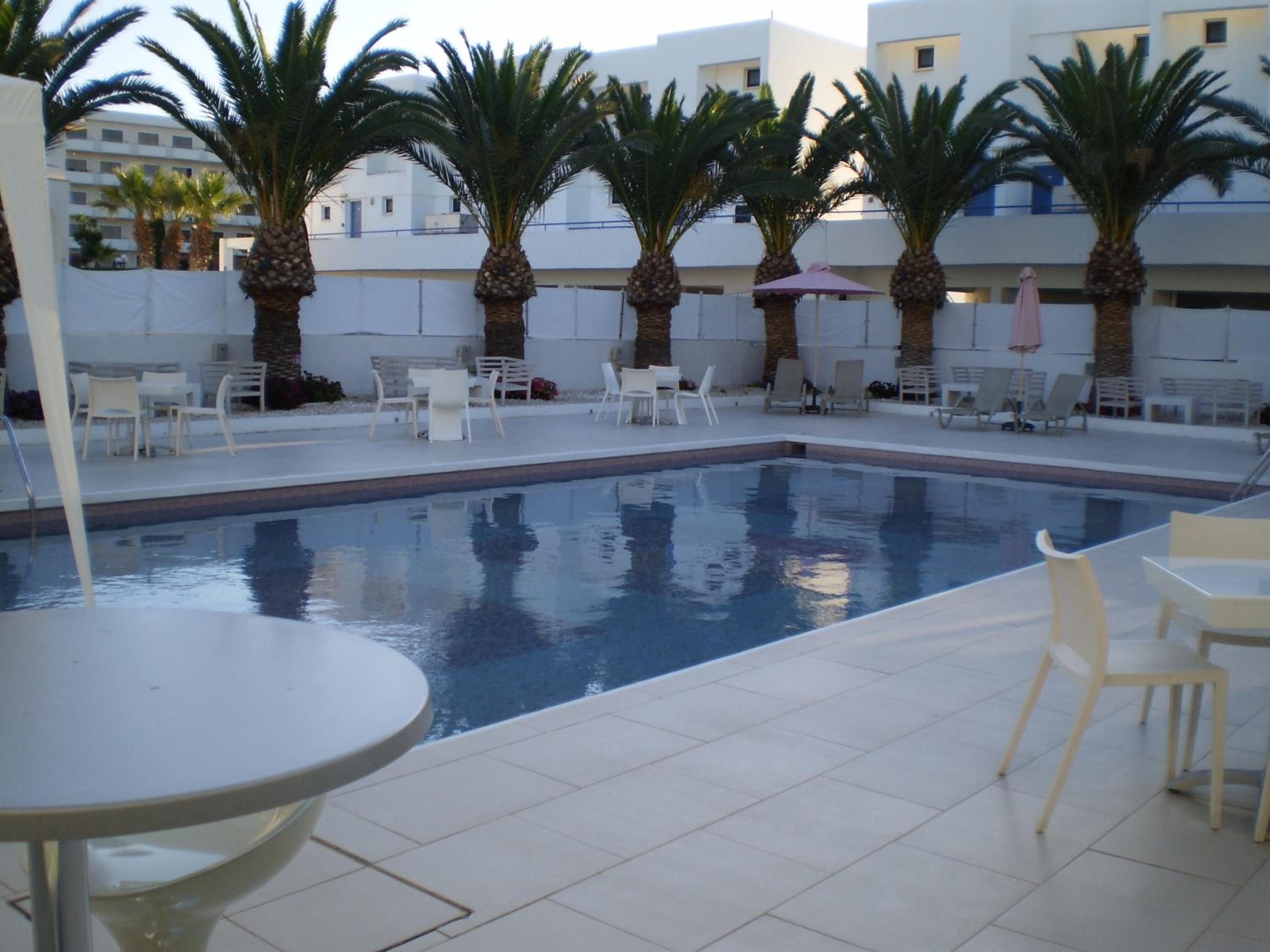 Фото L' Eros Hotel