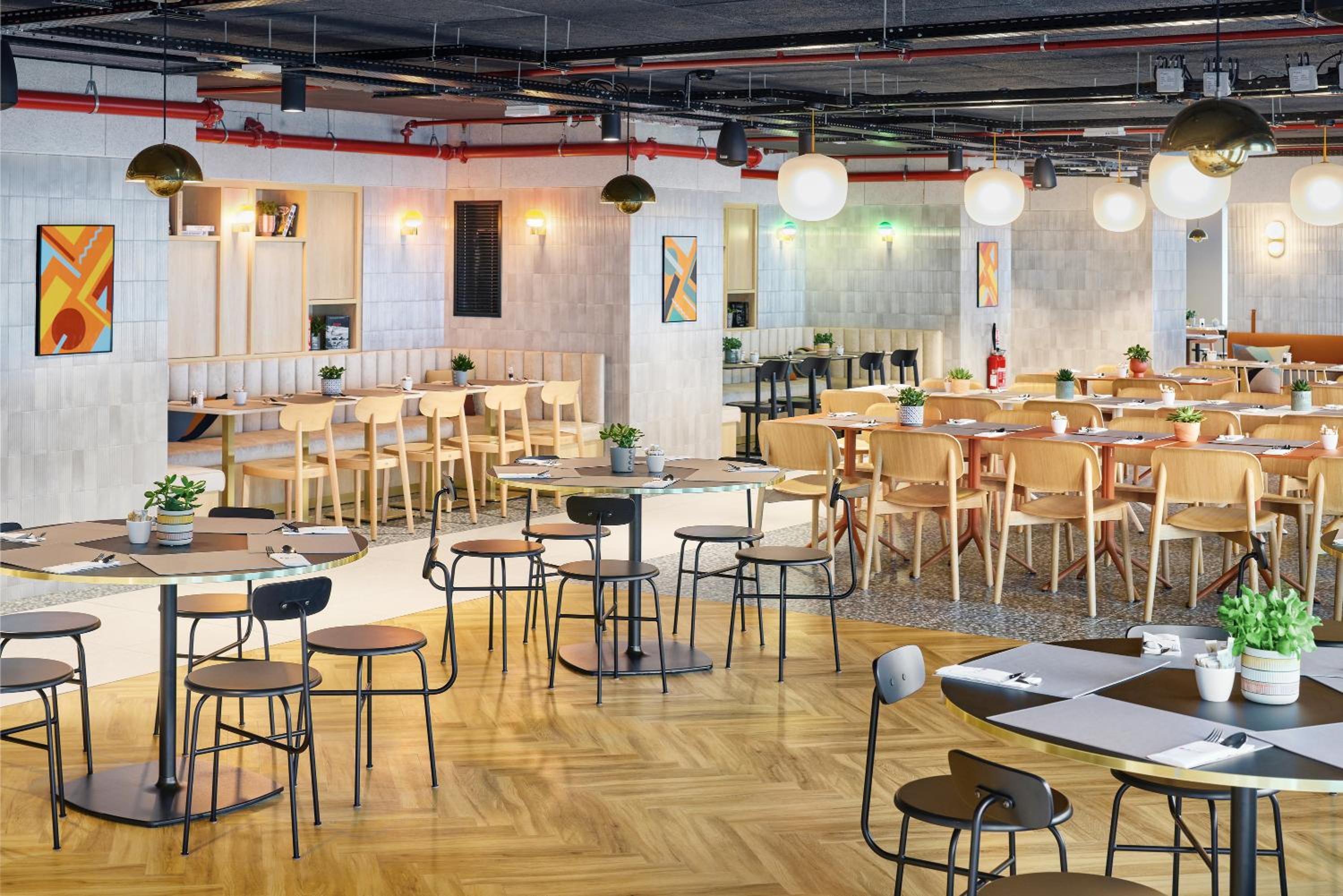 Фото H4 Hotel Wyndham Paris Pleyel Resort