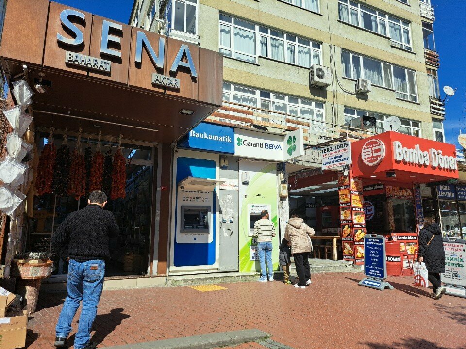 ATM Is Bank, Istanbul, photo