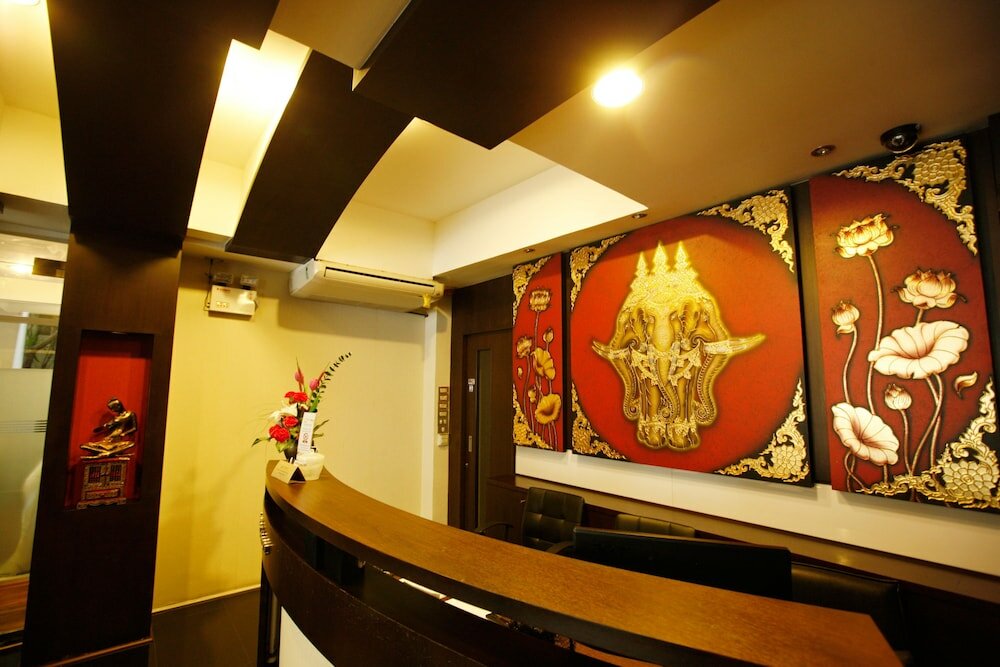 Фото Mirth Sathorn Hotel