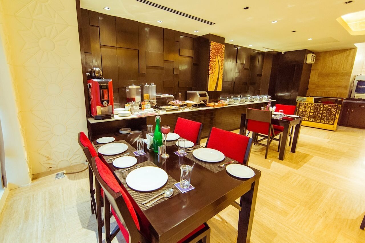 Фото The Allure Hotel R-57