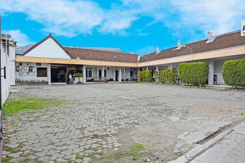 Гостиница Super Oyo 91710 Hotel Anugerah в Джембере