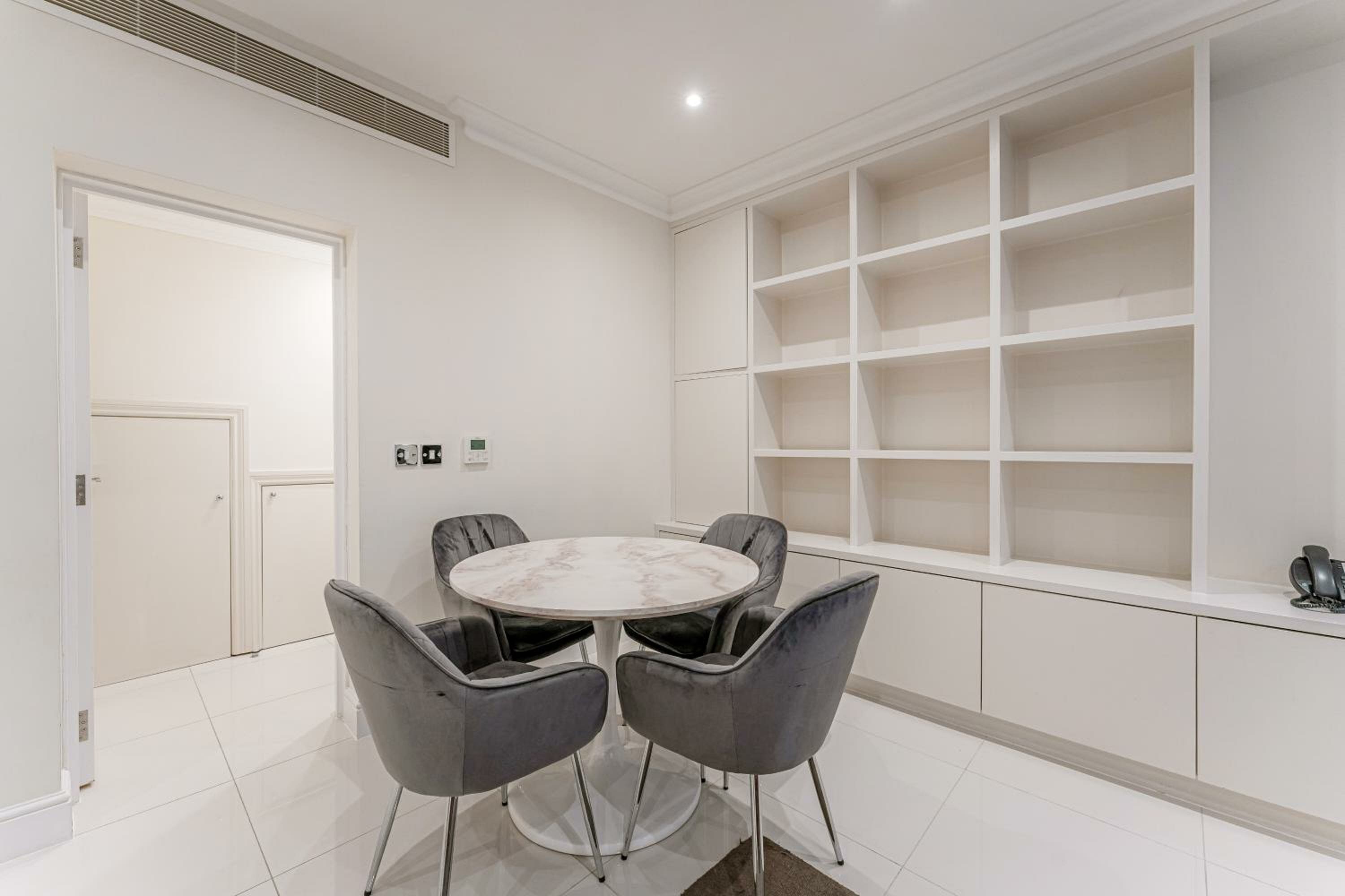 Фото Chesham Court