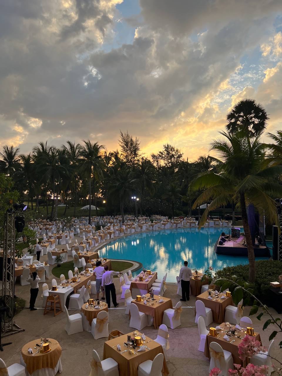 Фото Pullman Phuket Karon Beach Resort