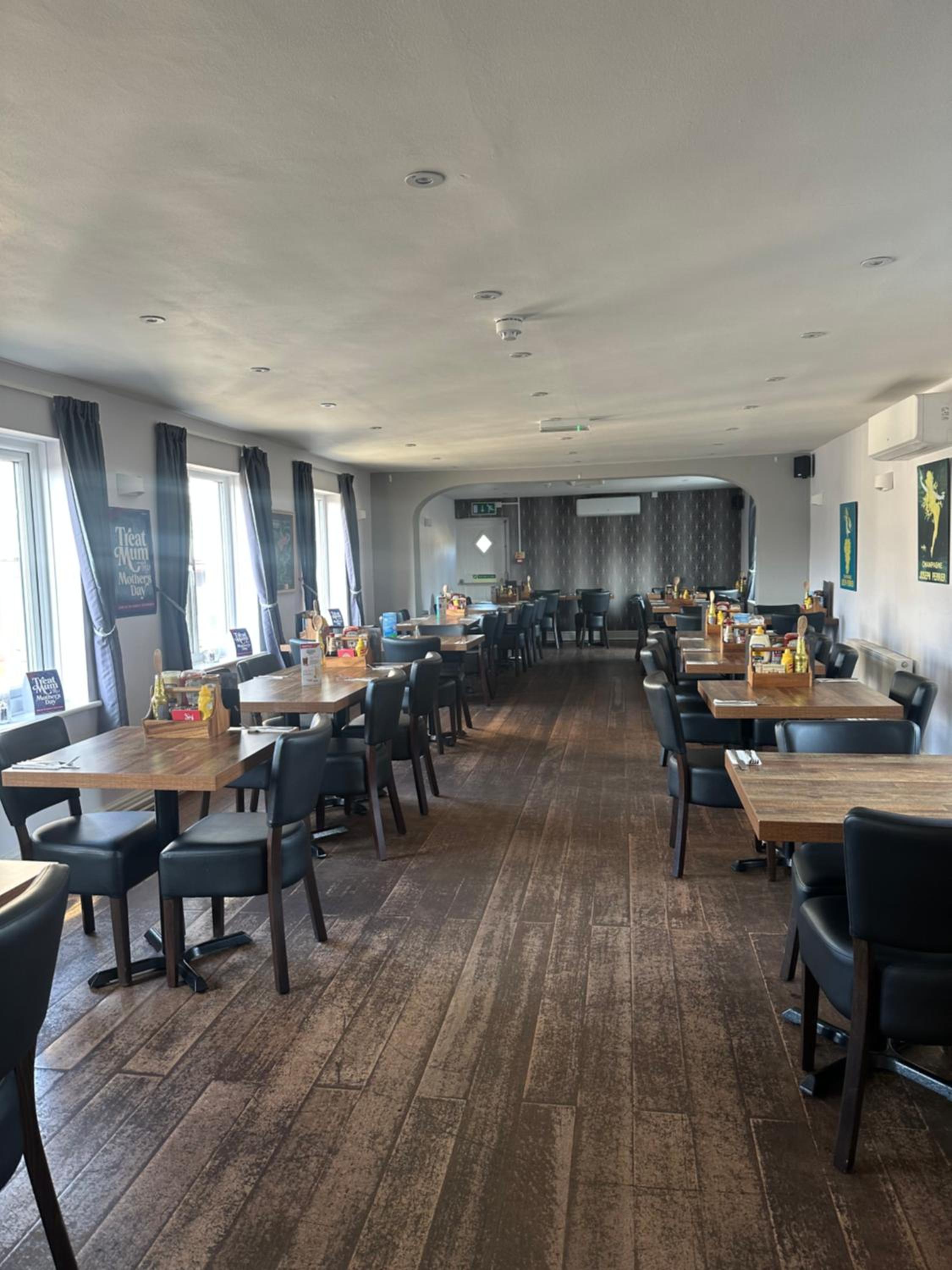 Фото Coach House Hotel