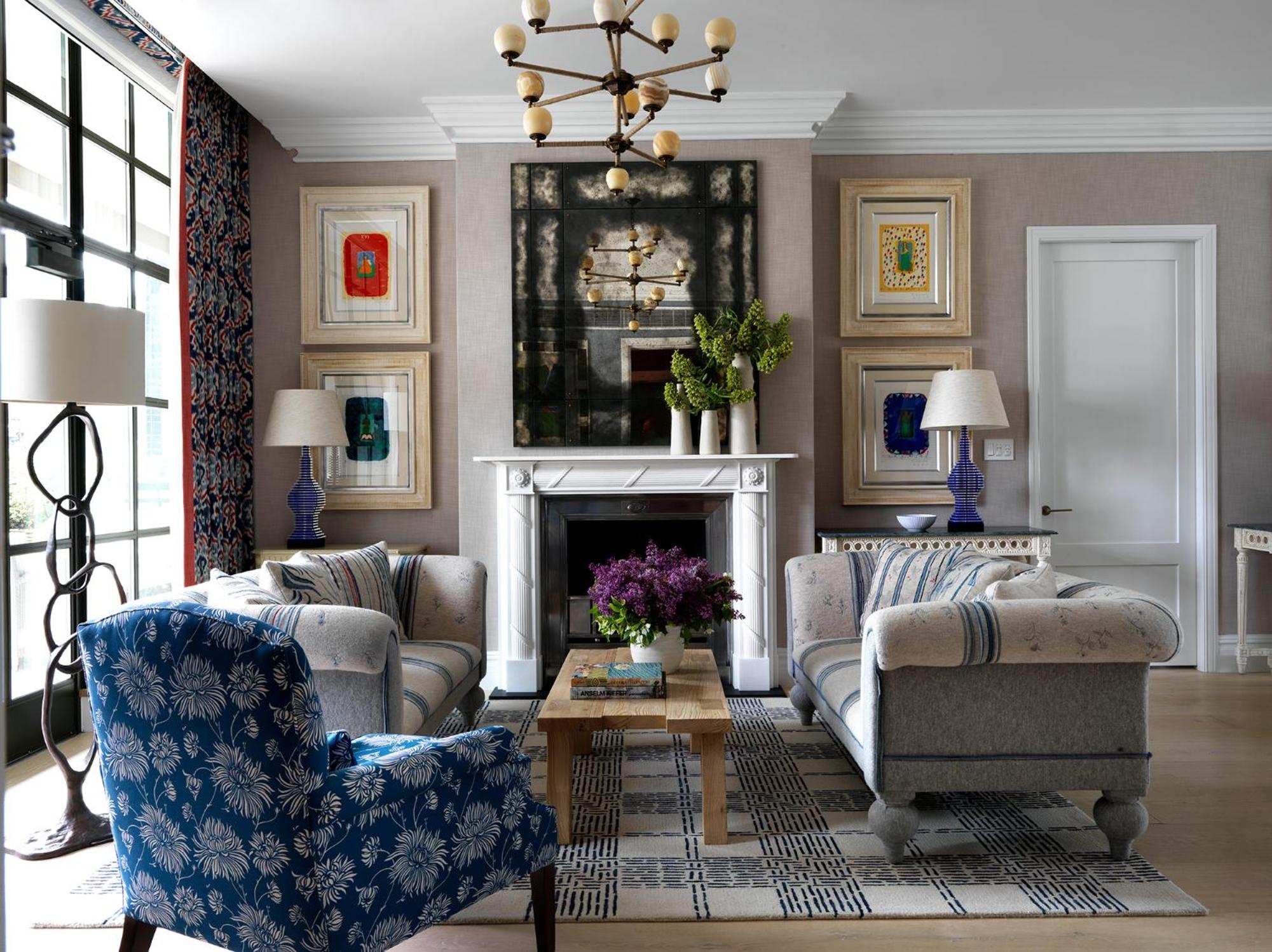 Фото The Whitby Hotel