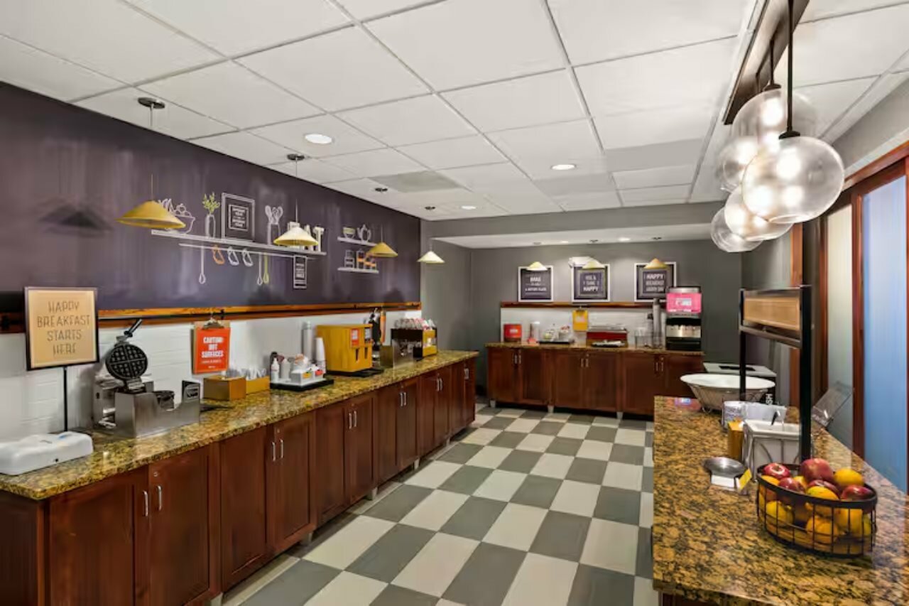 Фото Hampton Inn & Suites Poughkeepsie