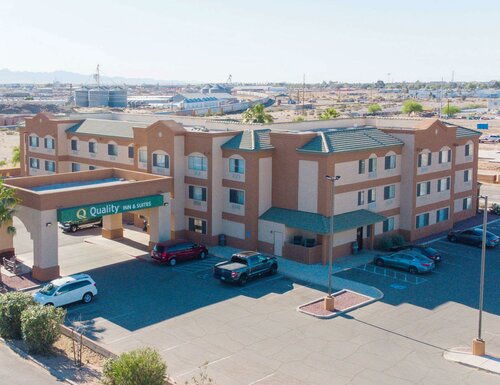 Гостиница Quality Inn & Suites Yuma в Юме
