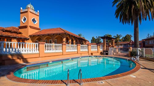 Гостиница Sfo El Rancho Inn SureStay Collection by Best Western