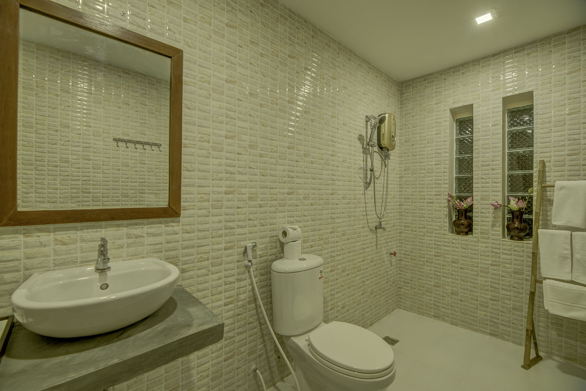 Фото Wheel Garden Residence