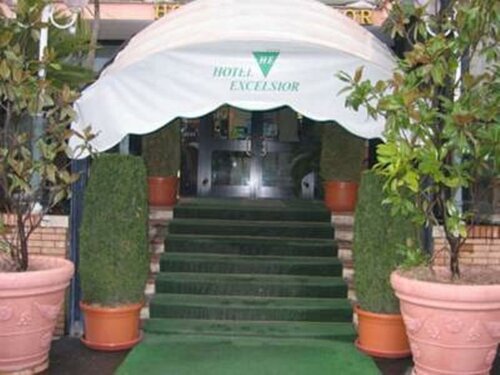 Внешний вид отеля Hotel Excelsior в Латине, фото 2
