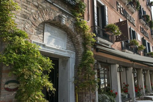 Гостиница Hotel La Calcina в Венеции