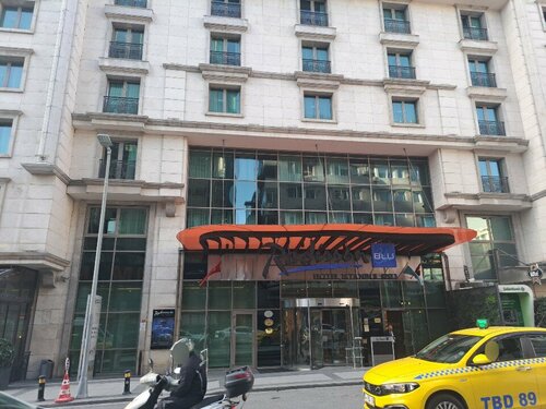 Гостиница Radisson Blu Hotel İstanbul Şişli в Шишли