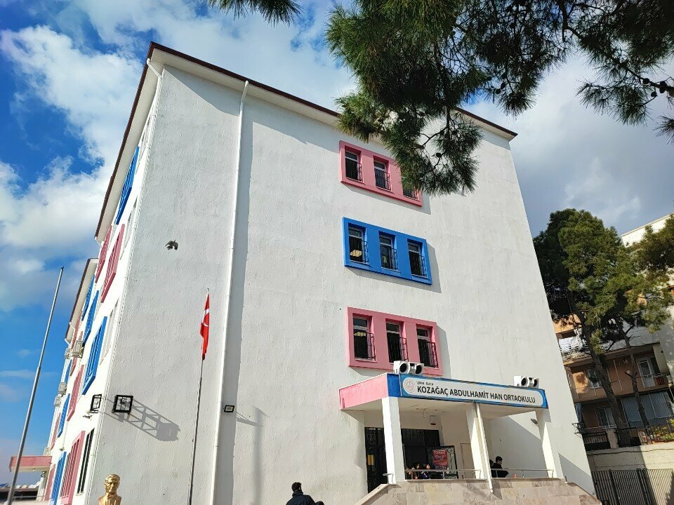 School Kozagac Middle School, Izmir, photo