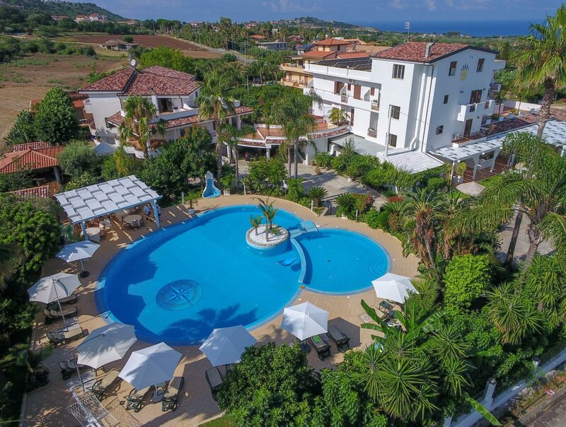 Гостиница La Bussola Hotel Restaurant