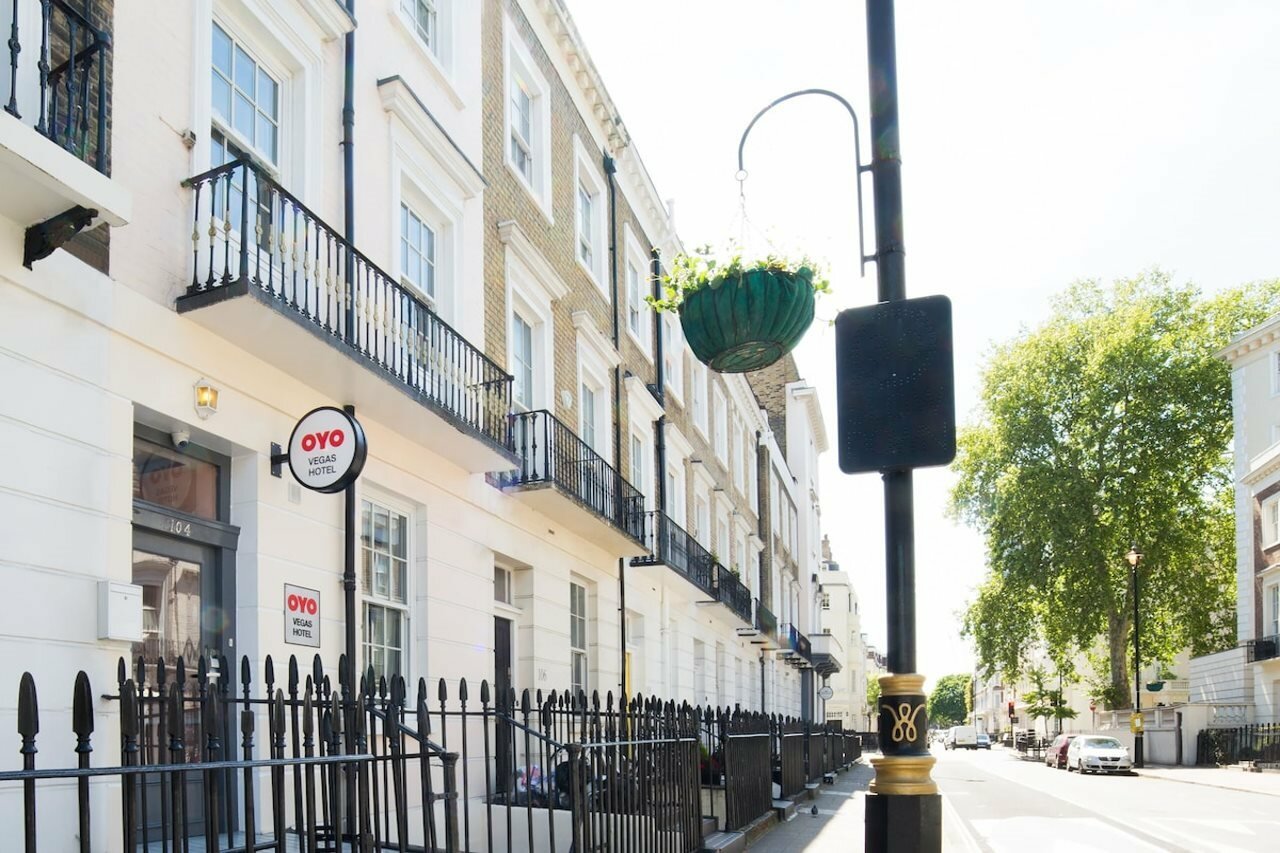 Фото Oyo Vegas Hotel