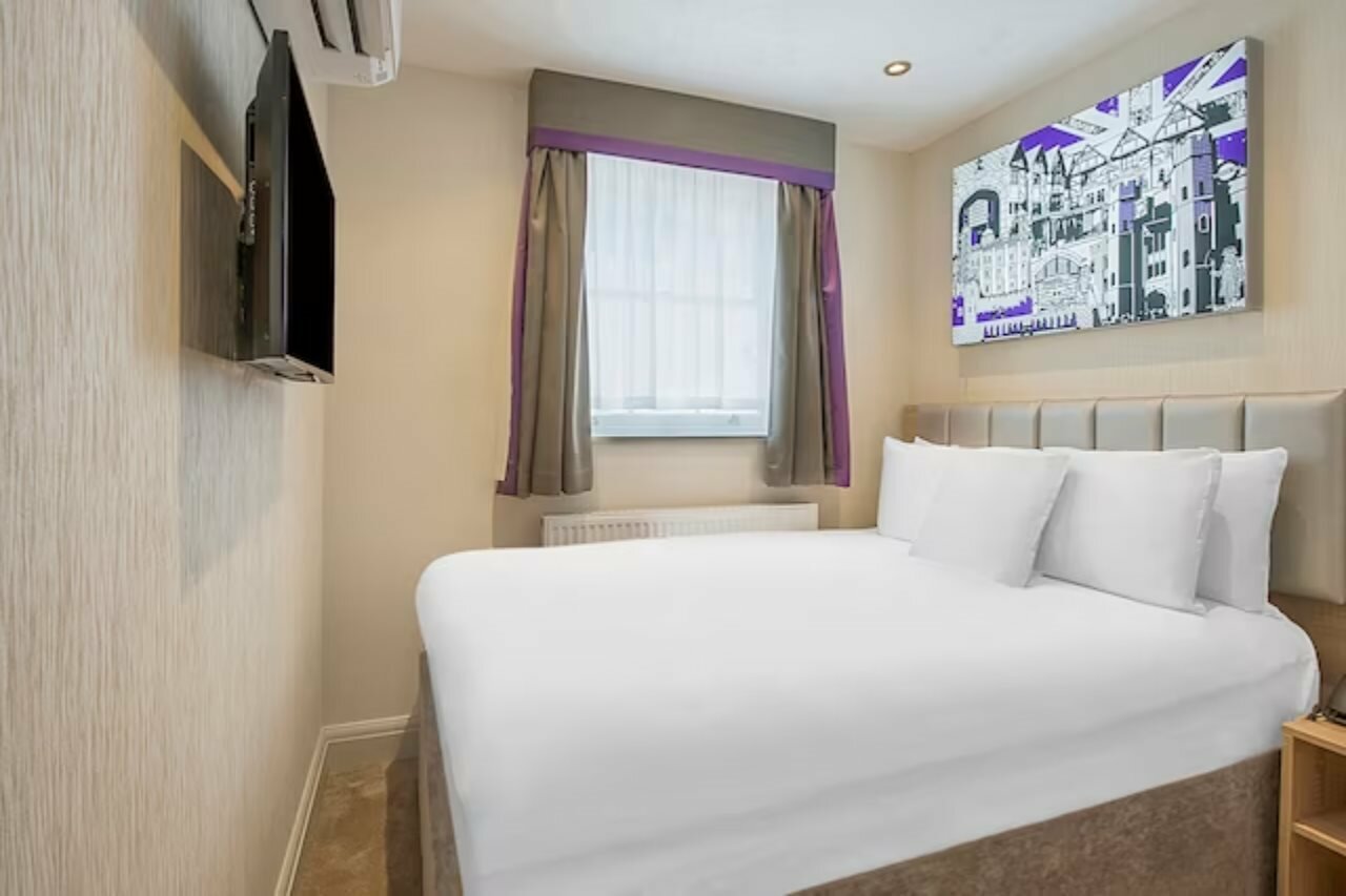 Фото Oyo Townhouse 30 Sussex Hotel