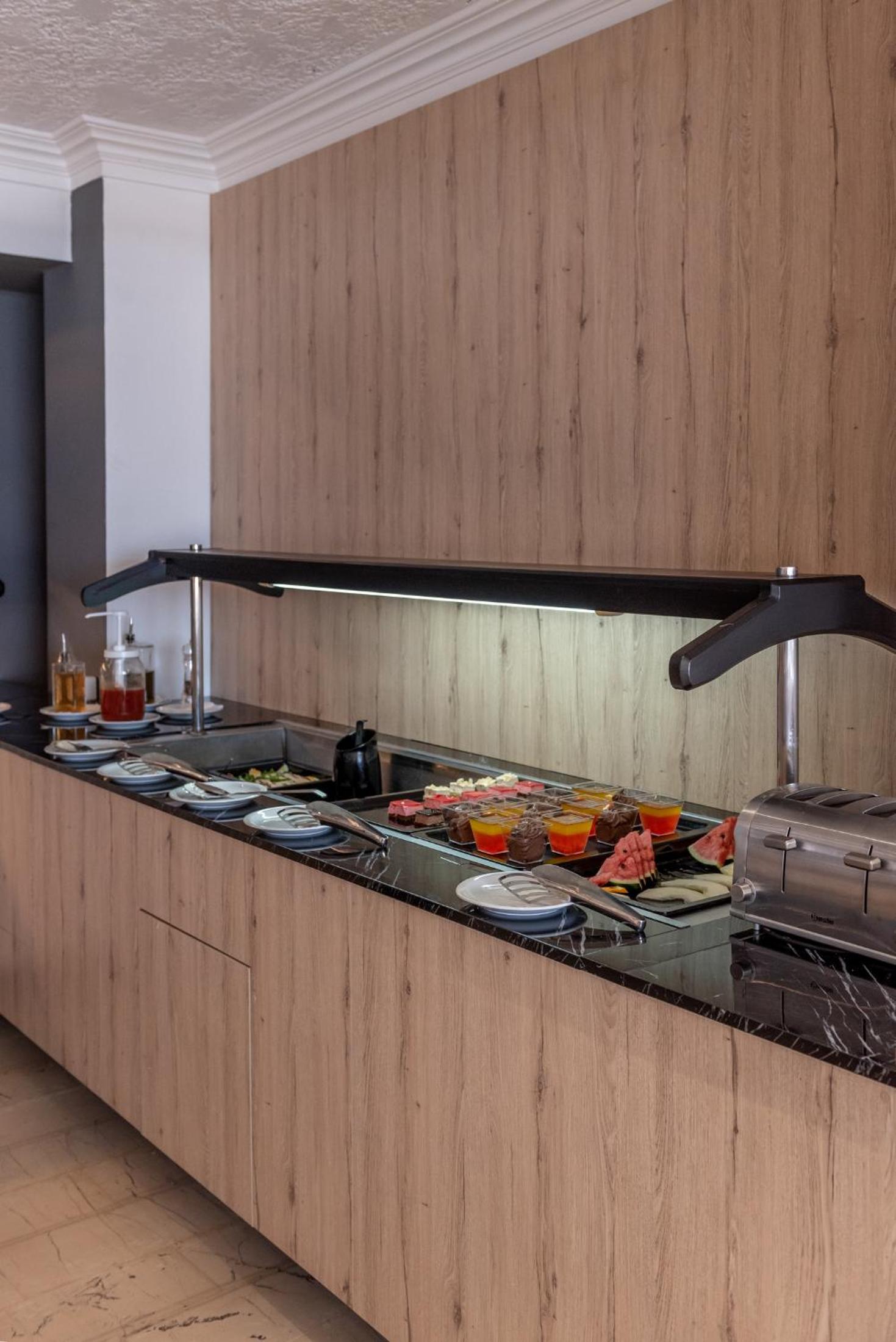 Фото Azure Mare Hotel