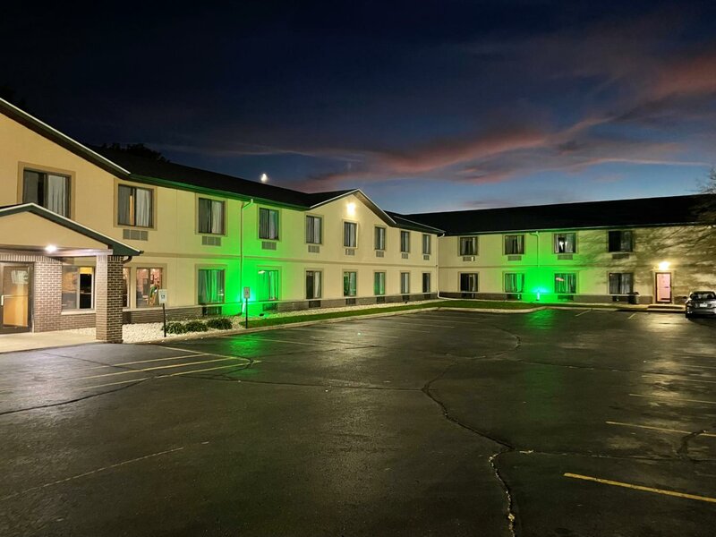 Гостиница Super 8 by Wyndham Delavan Near Lake Geneva