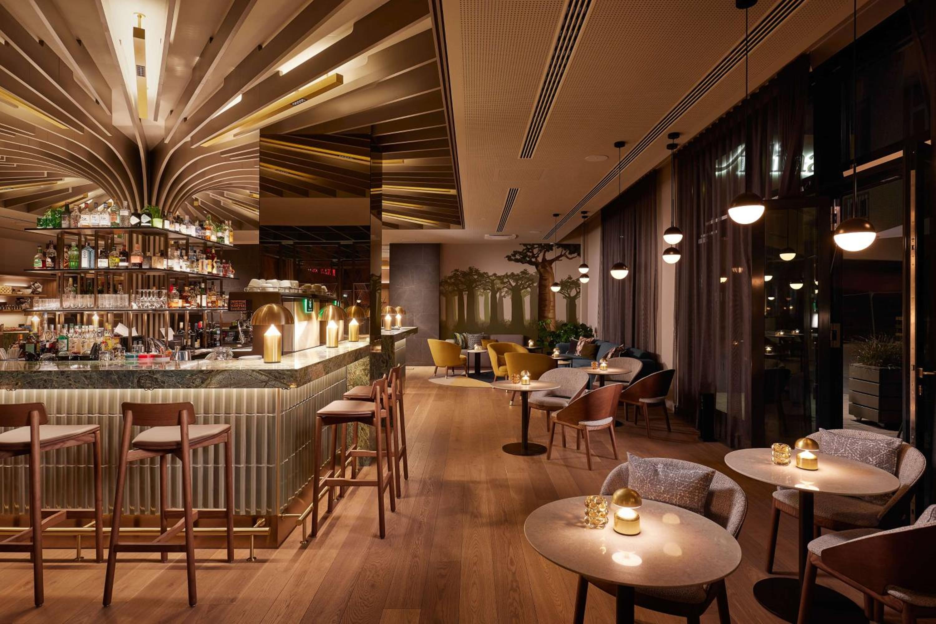 Фото Adina Apartment Hotel Dusseldorf