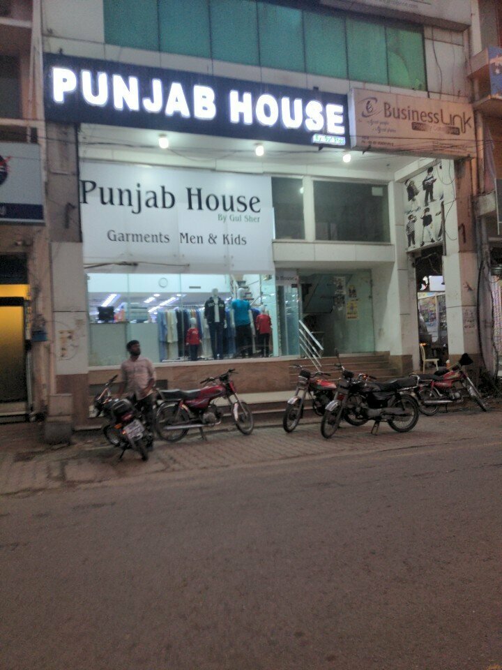 Outerwear shop Punjab house, Lahore, photo