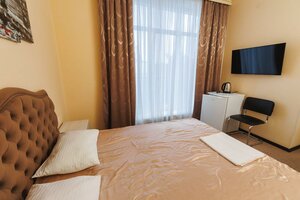 5 Avenue (Симферополь, улица Горького, 3А), hotel
