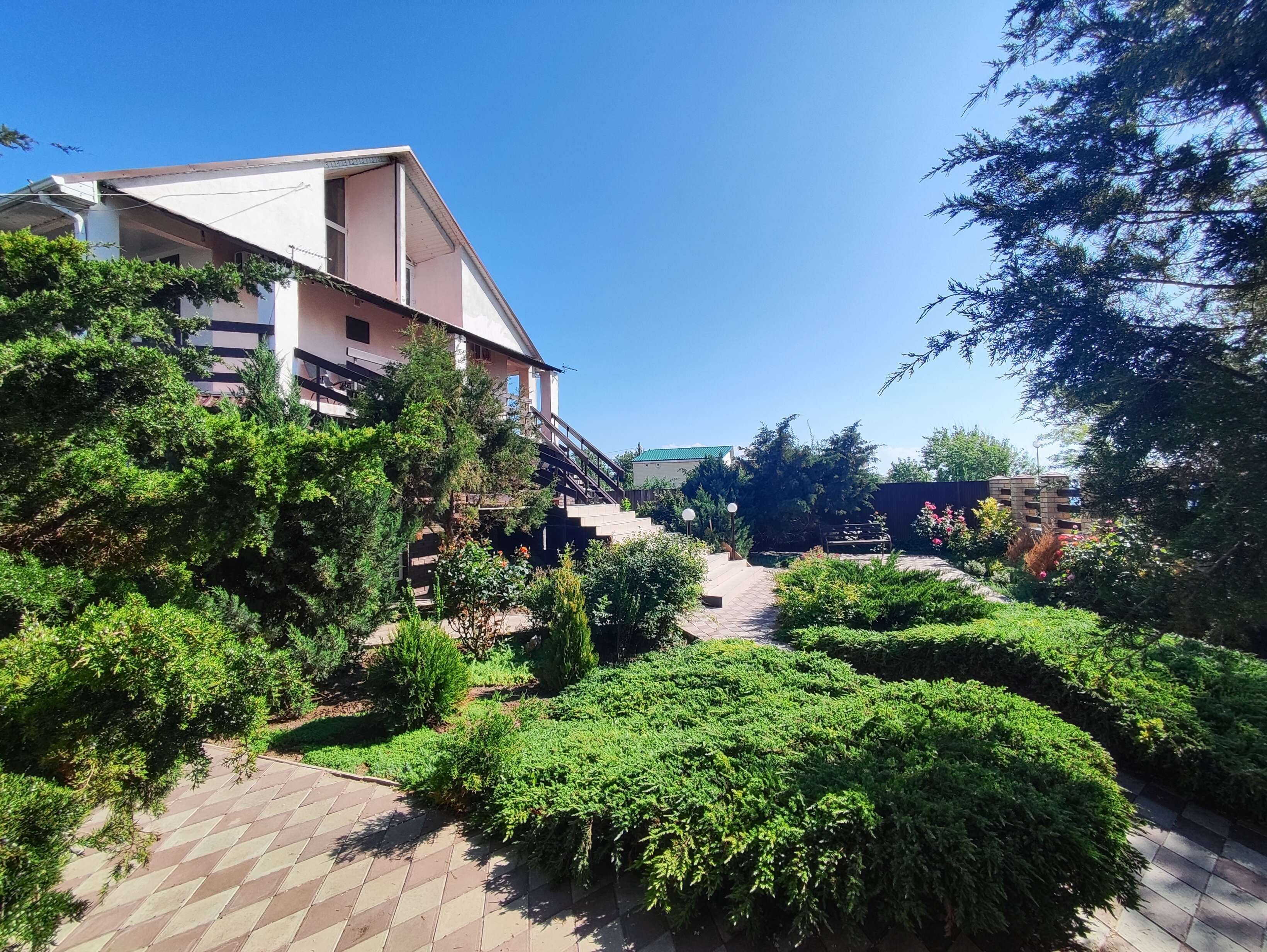 Фото отеля 2