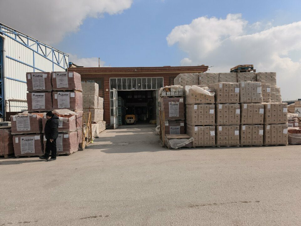Mercado de la construcción Tercan Insaat Malzemeleri, , foto