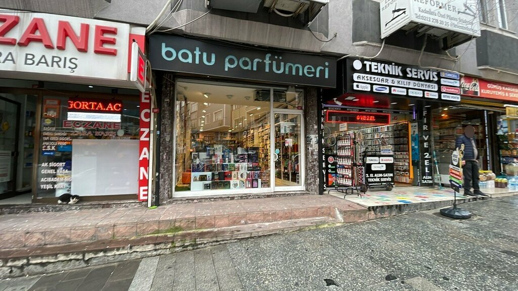 Perfume and cosmetics shop Batu Perfumery, Istanbul, photo