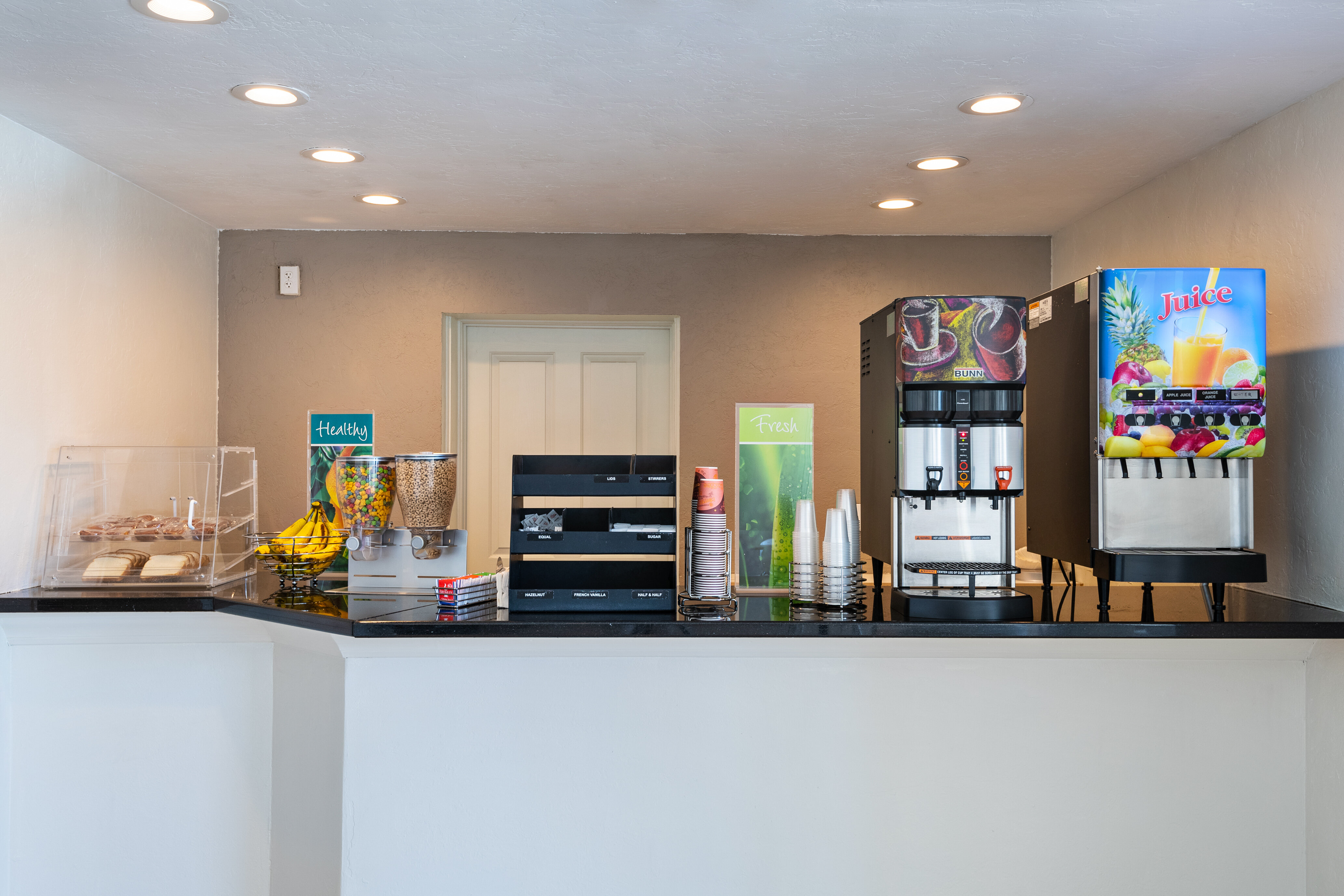 Фото Red Roof Inn Tucson Downtown – University