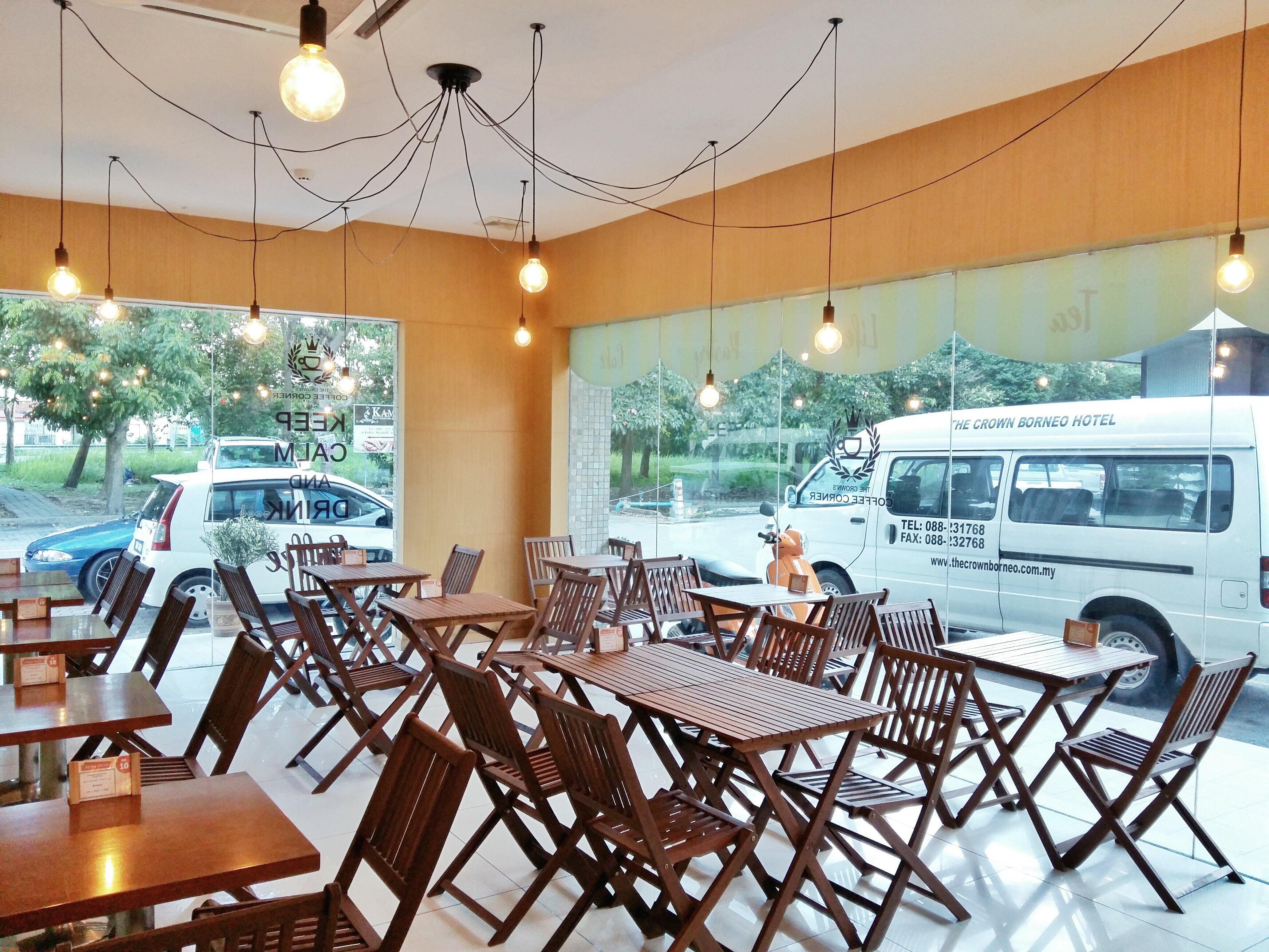 Фото The Crown Borneo Hotel