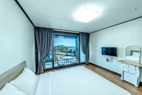 Гостиница Rejina Pension в Согвипхо