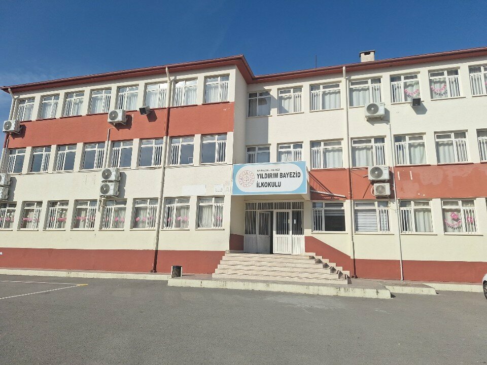 School Yildirim Beyazid Imam Hatip Secondary School, Antalya, photo