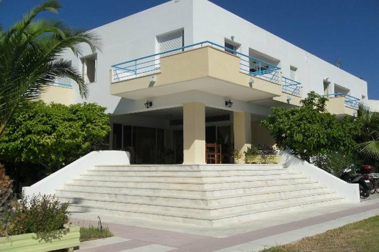 Фото отеля 2