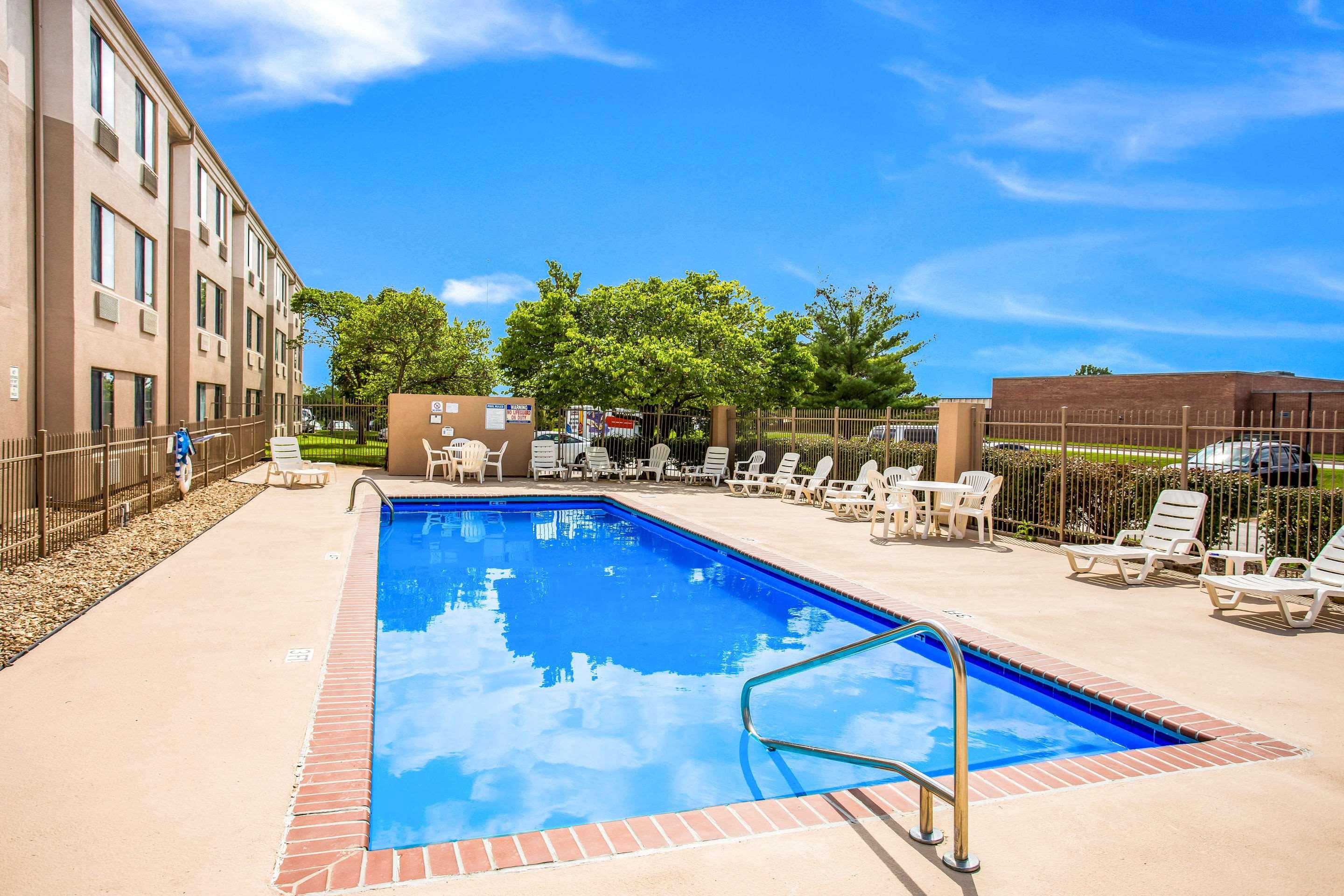 Фото Sleep Inn Kansas City International Airport