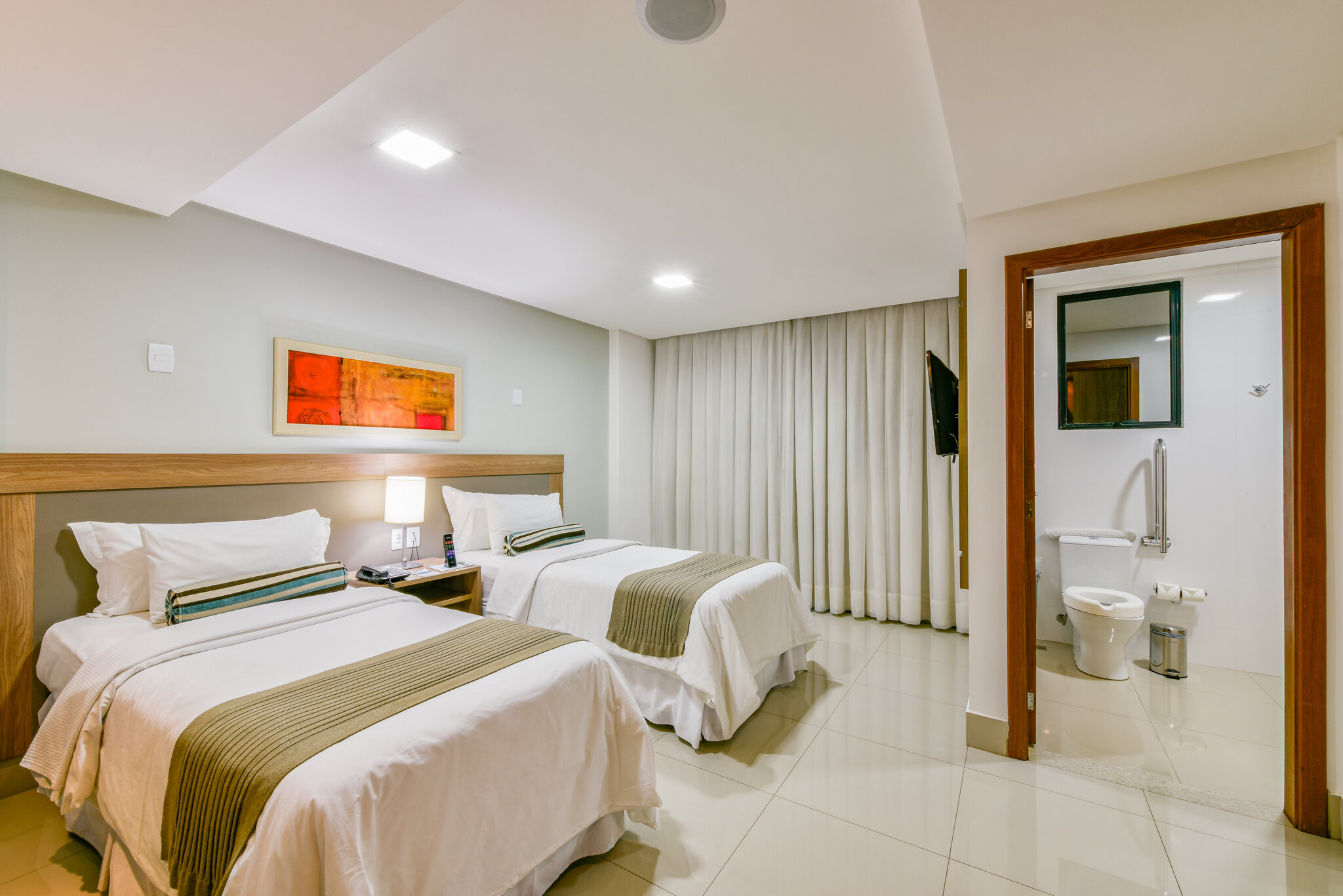 Фото Plaza Inn Breeze Aeroporto