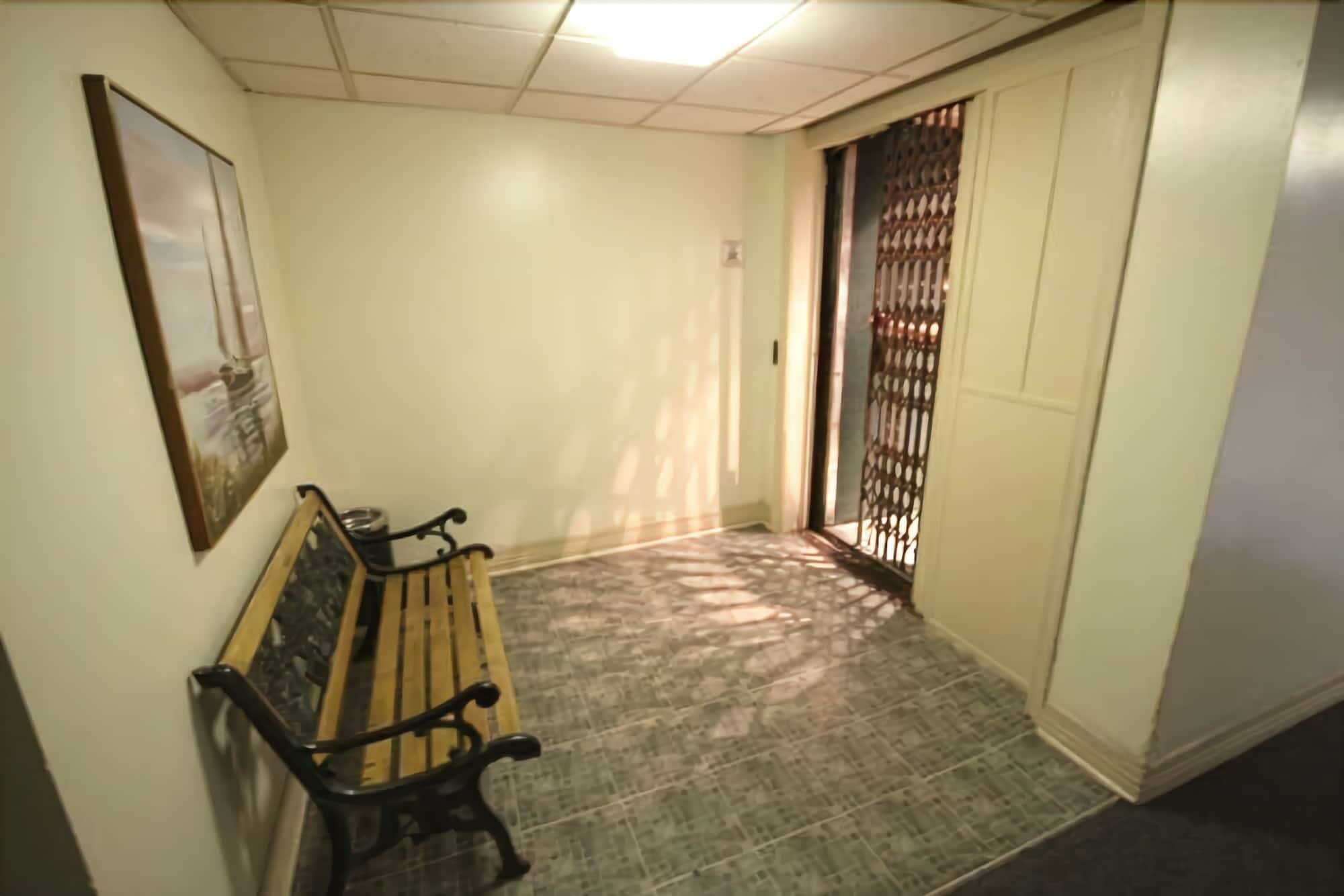 Фото Leamington Hotel