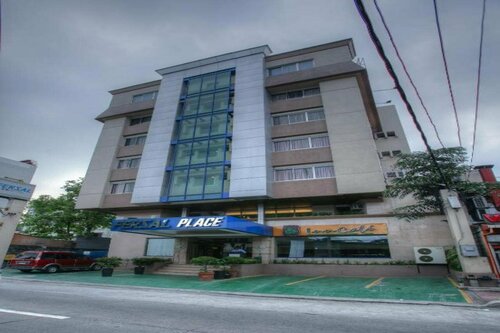 Гостиница Fersal Hotel Malakas в Кесон-Сити