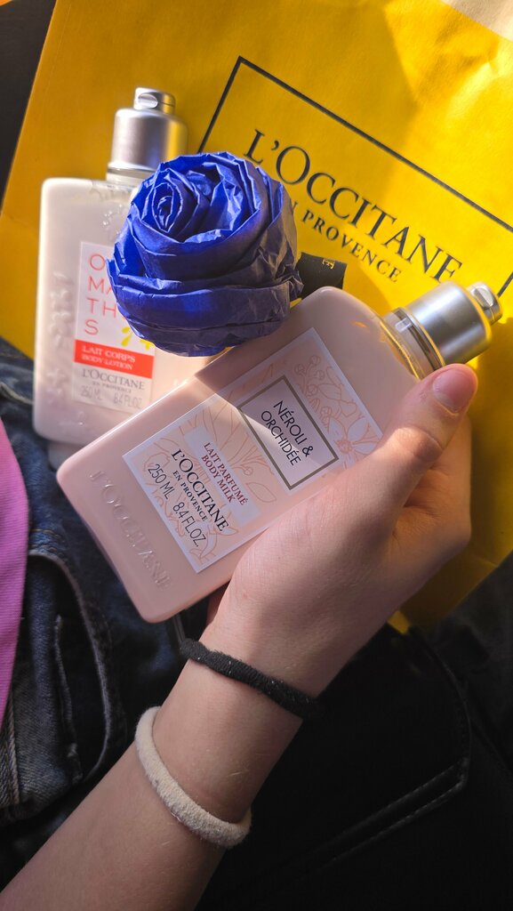 Perfume and cosmetics shop L'Occitane, Moscow, photo