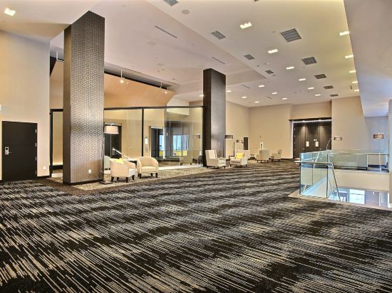 Фото Courtyard by Marriott Montreal Brossard