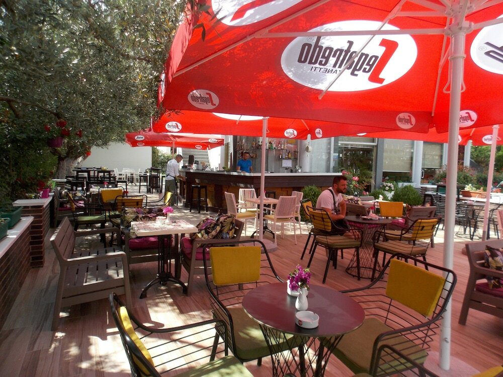 Фото Hotel Villa Qendra