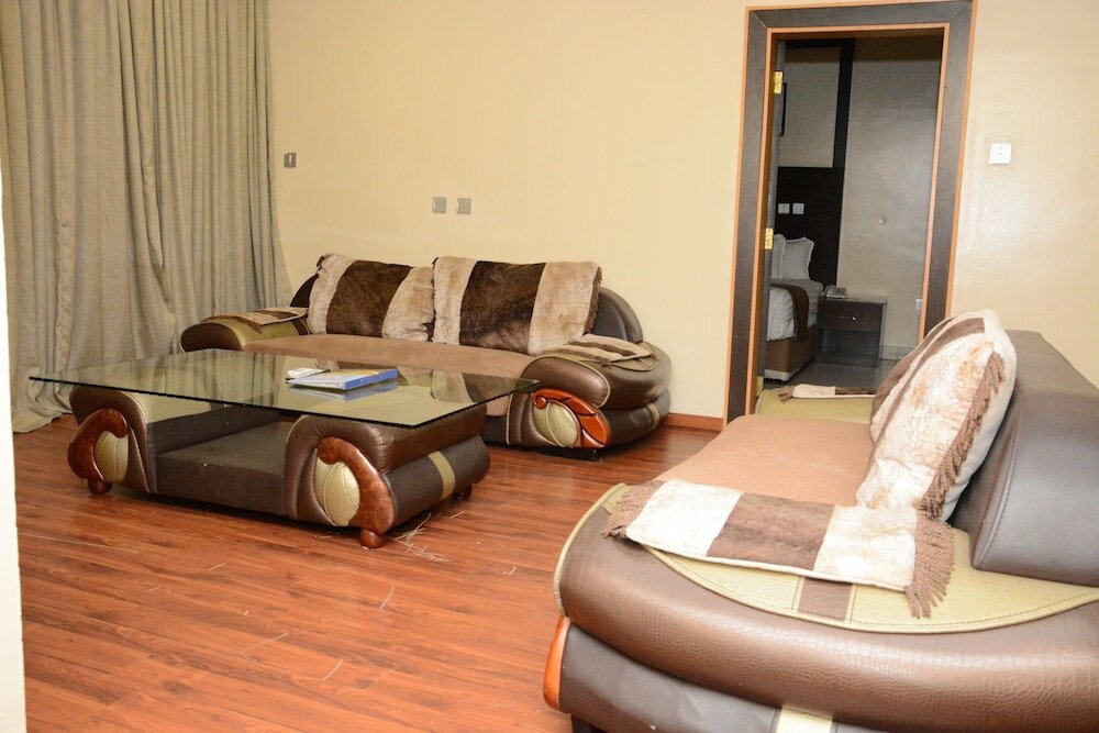 Фото Warri Wetland Hotel