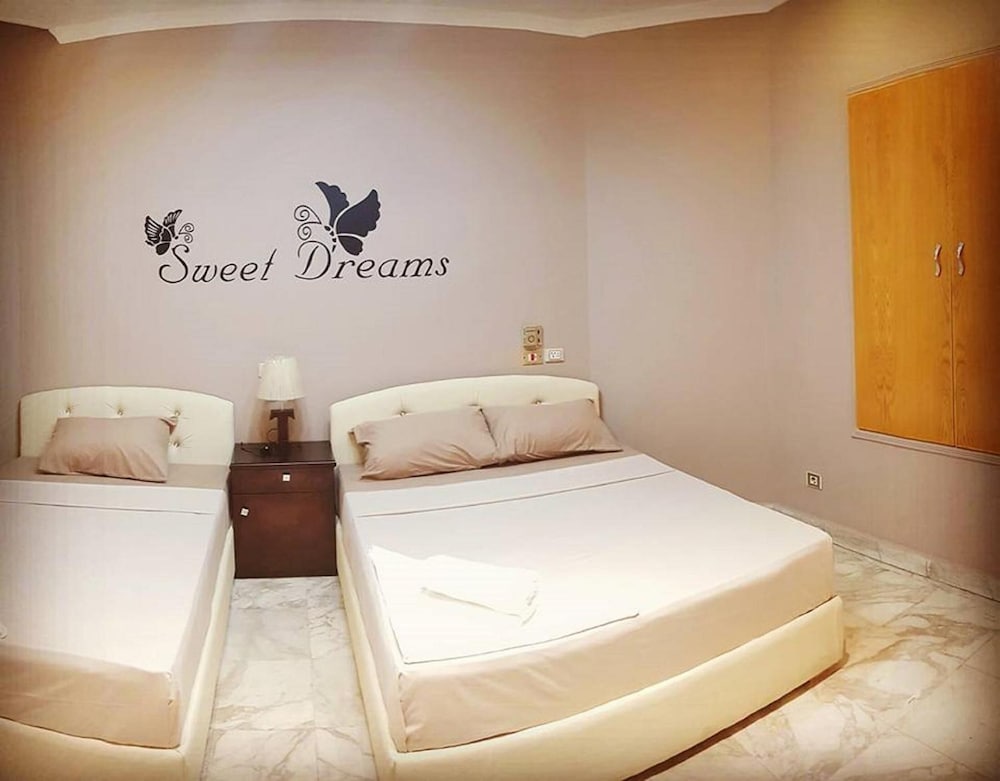 Фото Tahrir Square Hostel