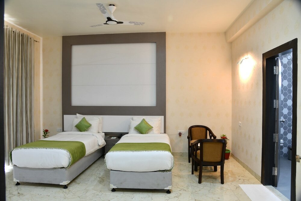 Фото Hotel Jataka Inn