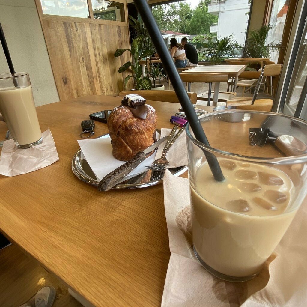 Coffee shop Brats Bakery Coffee, Basiskele, photo