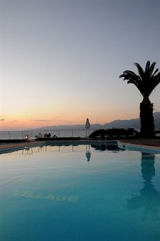 Фото Hersonissos Village