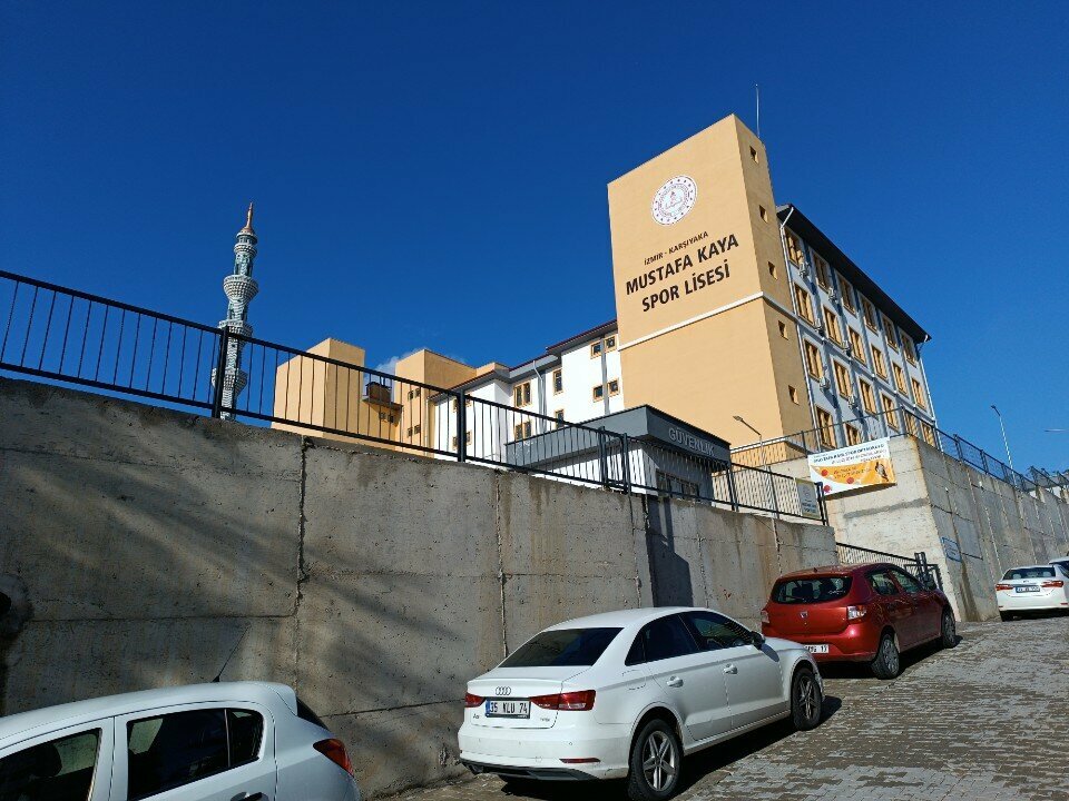 Lise Mehmet Ali Lahur Anadolu Lisesi, İzmir, foto
