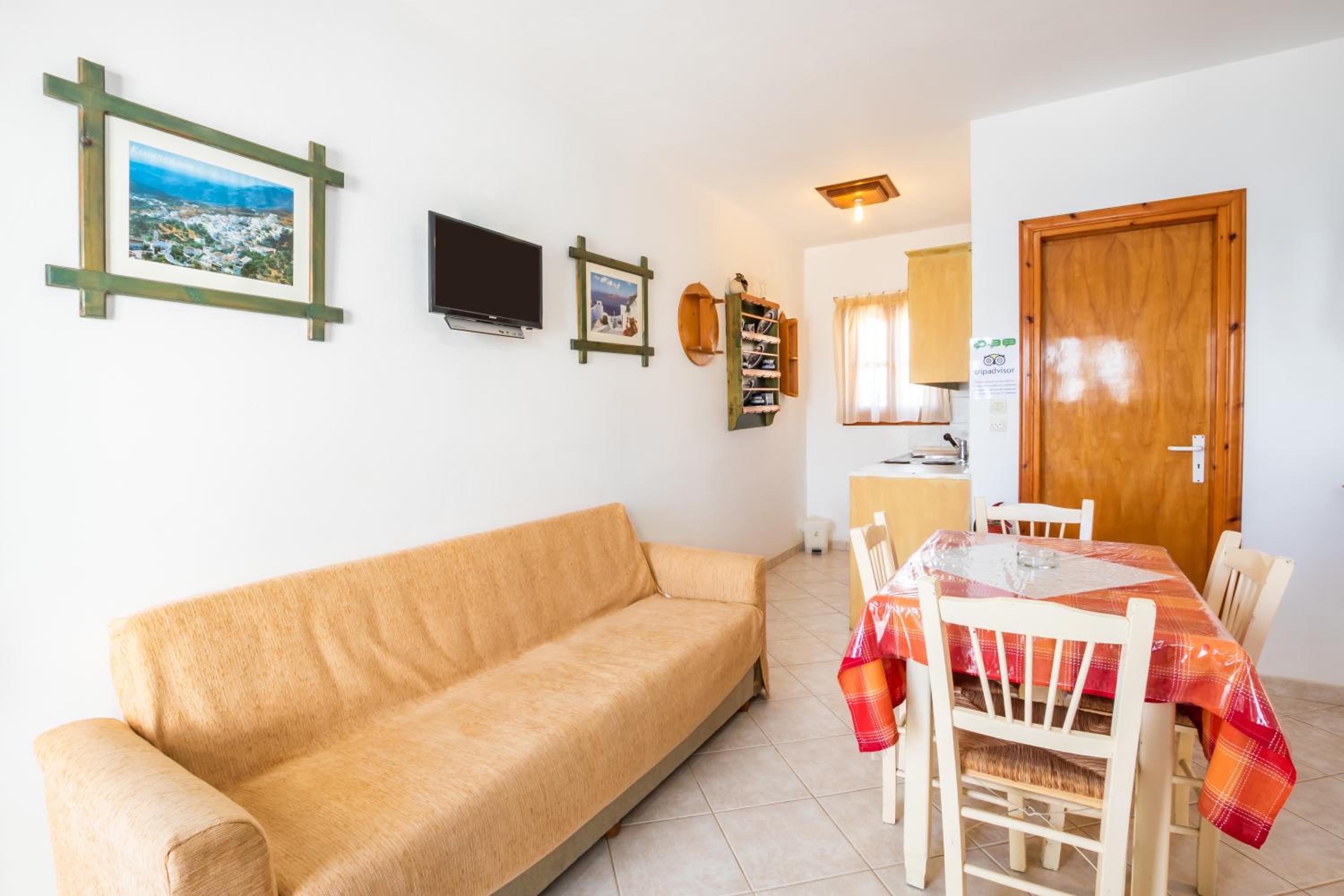 Фото Arhontiko Hotel