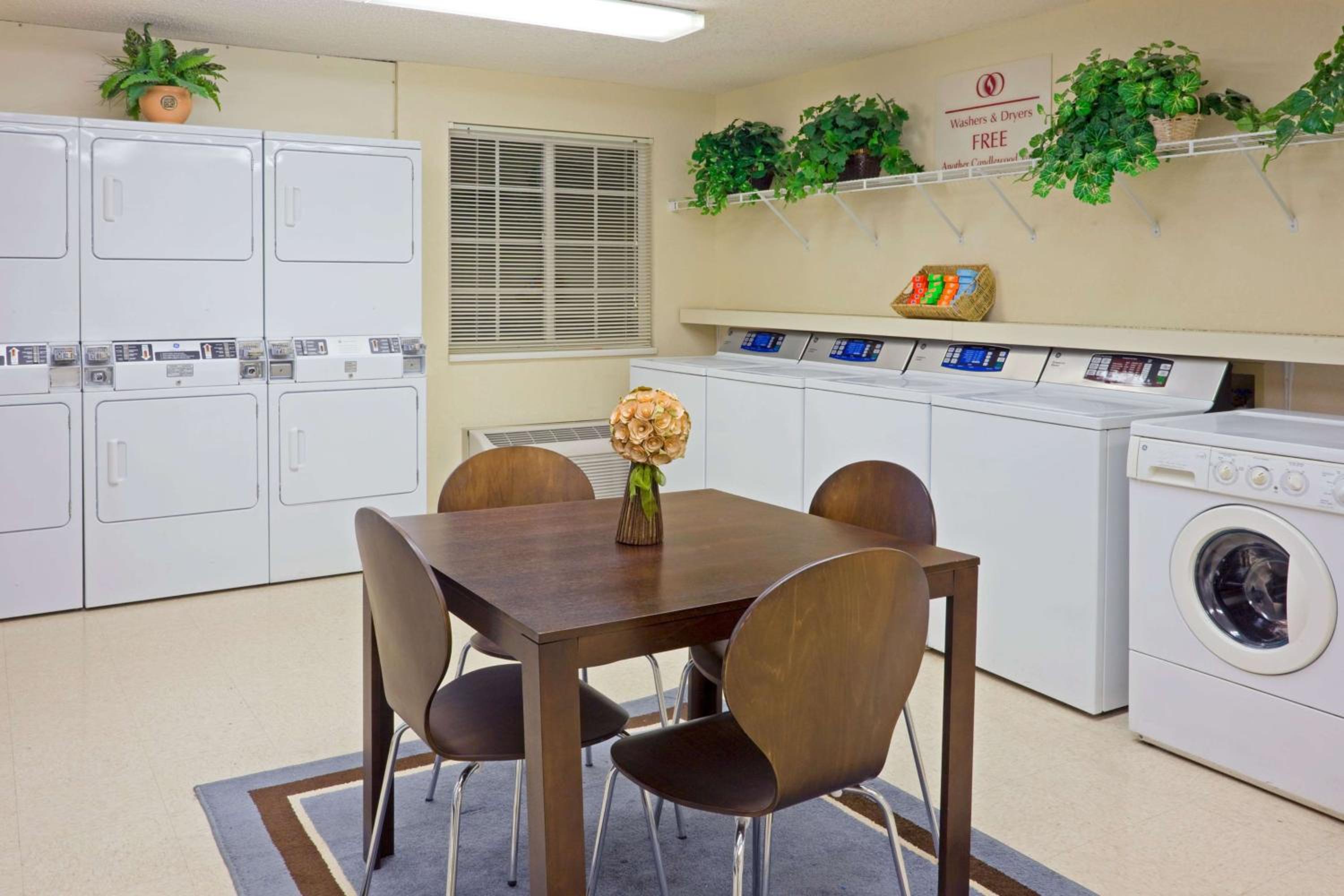 Фото Sonesta Simply Suites Philadelphia Mount Laurel