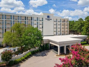 Гостиница DoubleTree by Hilton Raleigh Midtown, Nc